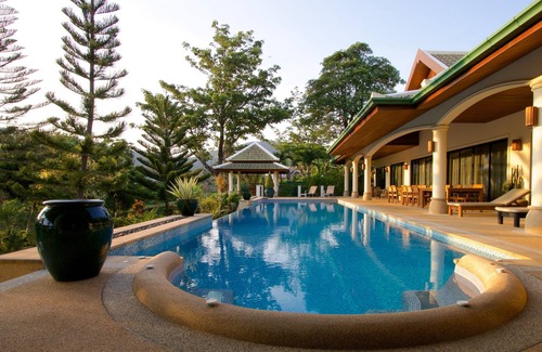 Rawai Villa | Amplia villa (6 camas) con piscina en Nai Harn, aloja 14 pers. (25 con villa 2)
