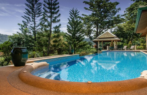 Rawai Villa | Amplia villa (6 camas) con piscina en Nai Harn, aloja 14 pers. (25 con villa 2)