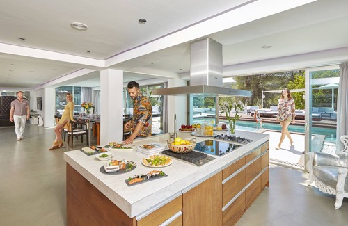 Santa Eulalia del Rio Casa | Namaste y bienvenido a Casa India Ibiza. La villa de lujo por excelencia en Ibiza.
