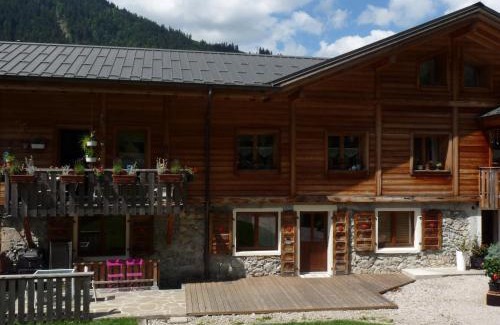 Saint-Jean-dʼAulps Casa | "NAMASTE" Chambre zen au calme