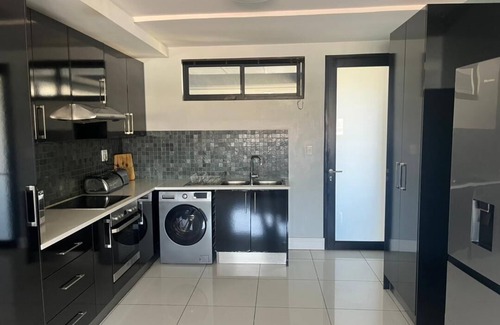 Railway Area Apartamento | Namibian Haven Retreat