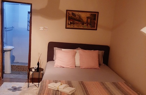 Koforidua Casa | Nana Adu's Guesthouse