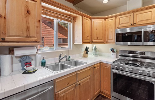 Peter Pan Cabina | Nana Bear Manor - Hot Tub, Fireplace, Deck, Barbecue