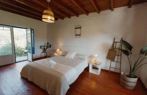 Mafra Cabina | NaNa House Ericeira - Yoga & Surf