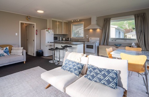 Duvauchelle Casa | Nana's Bach - Duvauchelle Holiday Home