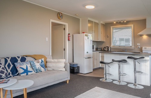 Duvauchelle Casa | Nana's Bach - Duvauchelle Holiday Home