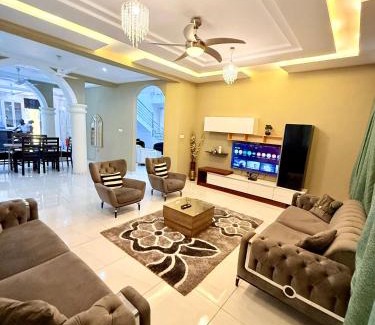 Kumasi Villa | Nanani Luxury Villa - 4 Bedrooms