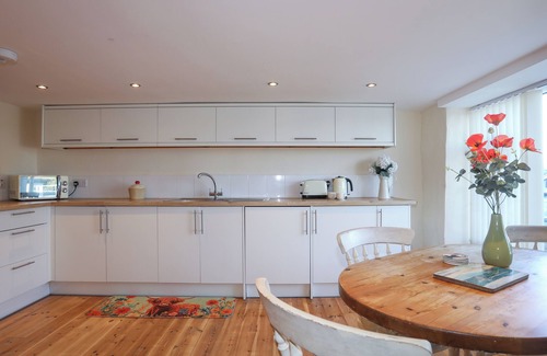 Cylch-Y-Garn Cabaña | NANT Y GOF, pet friendly, character holiday cottage in Cemaes Bay