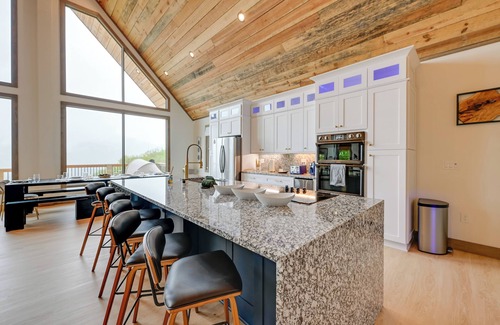 Andrews Cabina | Nantahala Forest Cabin w/ Fire Pits & Hot Tub!