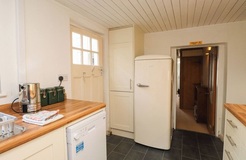 Beddgelert Cabaña | NANTMEL, pet friendly, country holiday cottage in Beddgelert