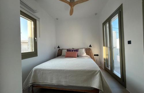 Naousa Casa | Naousa Paros Suite B with private jacuzzi