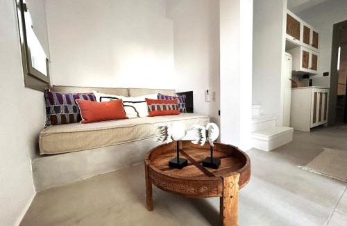 Naousa Casa | Naousa Paros Suite B with private jacuzzi