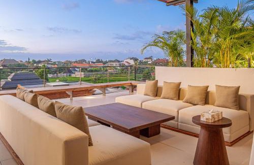 Umalas Casa | Narawangsa Villa 4br Amazing Sunset Rooftop