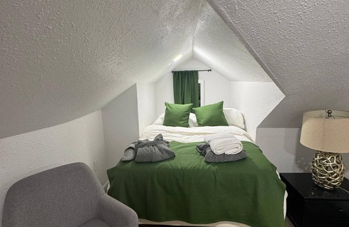 Downtown Los Angeles Casa | Naryn Guest house