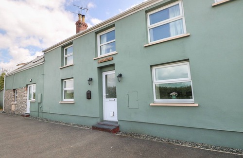 Cosheston Casa | NASH LODGE, pet friendly, country holiday cottage in Pembroke