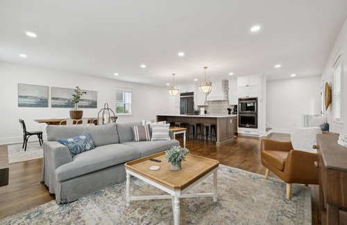Salemtown Casa | Nash Urban Oasis w/Rooftop & Modern Amenities!