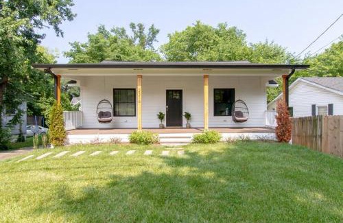 Woodbine Casa | NashOasis 10 Min to DT, Gameroom, Huge Yard
