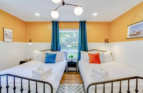 Woodbine Casa | NashOasis 10 Min to DT, Gameroom, Huge Yard