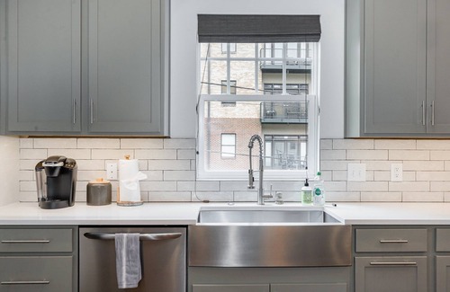 Historic Waverly Cabaña | Nashville Comfort-mins to Broadway-12th S District