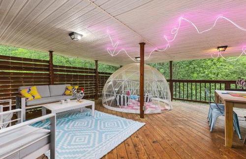 Hillwood Casa | Nashville Gem Grill Mini Pickleball Sleeps 12