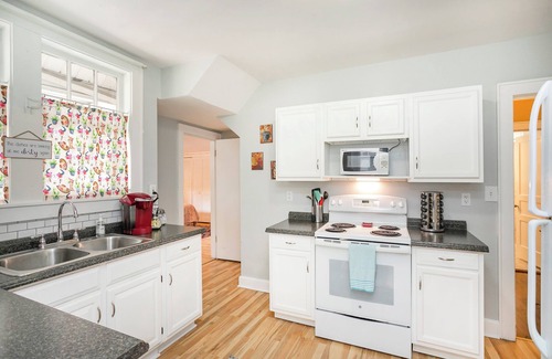 Glencliff Apartamento | Honky Tonk Heaven! Spacious and cozy 3 bedroom convenient to all of Nashville!