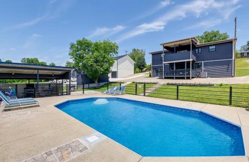 Barclay Drive Casa | Nashville Home with Seasonal Pool Less Than 5 Mi to Dtwn!