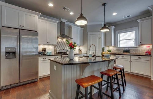 Edgehill Casa | Nashville Homes with King Beds