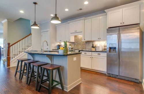 Edgehill Casa | Nashville Homes with King Beds