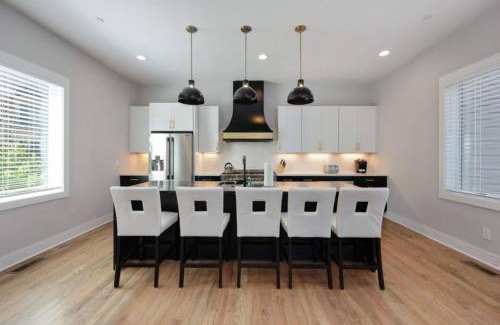 West End Casa | Nashville Luxe Rooftop Lounge with Views And Games