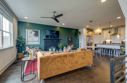 Talbot's Corner Casa | Nashville Mega House ★ Sleeps up to 20 ★ Pool & Hot Tub ★ Close to Broadway/DT