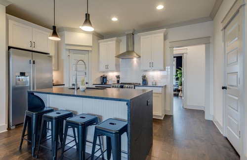 Talbot's Corner Casa | Nashville Mega House ★ Sleeps up to 20 ★ Pool & Hot Tub ★ Close to Broadway/DT