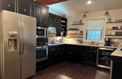 Pennington Bend Casa | Nashville Riverfront Retreat-with Hot Tub.