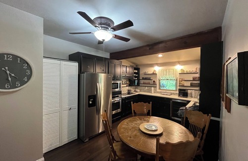 Pennington Bend Casa | Nashville Riverfront Retreat-with Hot Tub.