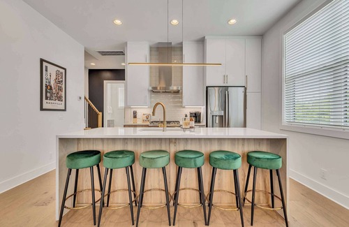 South Nashville Casa | Nashville's Newest + Captivating DT Views +11 Beds