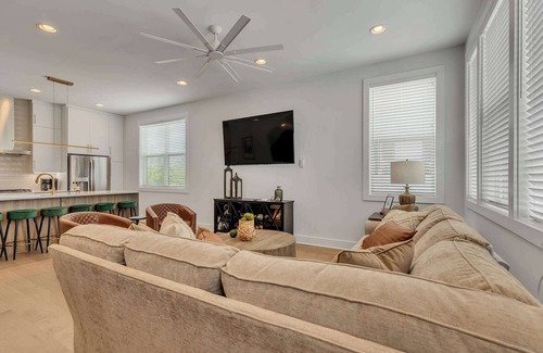 South Nashville Casa | Nashville's Newest + Captivating DT Views +11 Beds