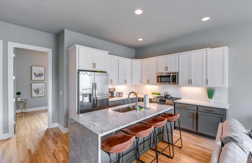 Haynes Area Casa | Nashville Townhome with Rooftop Balcony and Game Room!