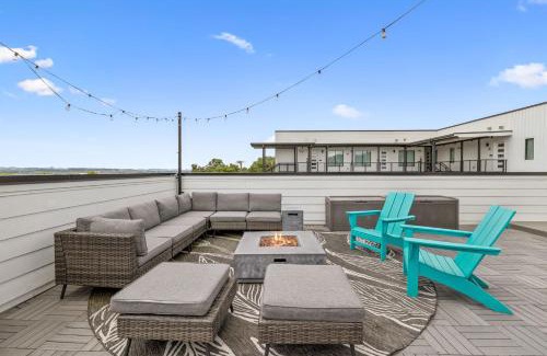 Nashville Apartamento | Nashville Townhouse with Rooftop & Modern Comfort