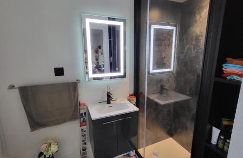 Saint-Michel-de-Chavaignes Casa | NATIBOXflo