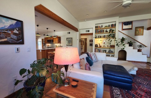 Placitas Casa | National Forest Nature Retreat! One Month Minimum. Pet Friendly. Outdoor Kitchen