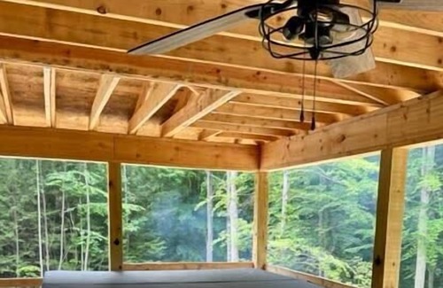 Lansing Cabina | National Park, Huge Hot Tub, Private Retreat