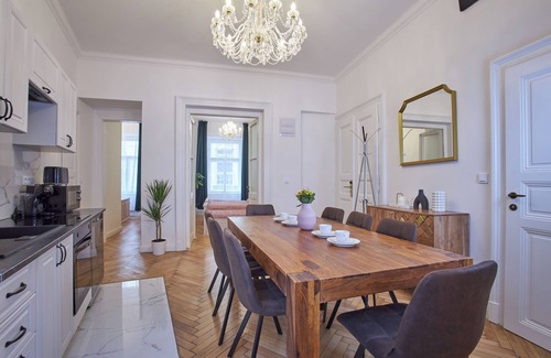 Nove Mesto Apartamento | National Theatre Elegance Residence