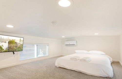 Temecula Cabina | Native Falls Cabin (1BR Loft) - 1BR Loft Craftsman Cabin
