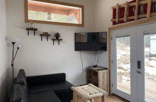 Downieville-Lawson-Dumont Cabina | Native Spirit Cabin at Base Camp