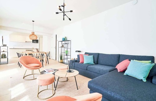 Plasky Apartamento | NATO&EU 2BR Apt - Free Luggage Room