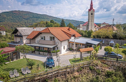 Marindol Apartamento | Natura Kolpa Family Apartment, Adlešiči, Slovenia
