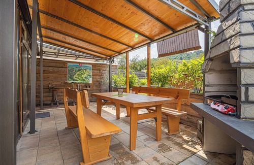 Marindol Apartamento | Natura Kolpa Family Apartment, Adlešiči, Slovenia