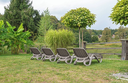 Marindol Apartamento | Natura Kolpa Orange Apartment, Adlešiči, Slovenia