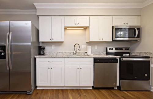 Northeast Virginia Beach Casa | Natural Beauty B - 3min walk to beach