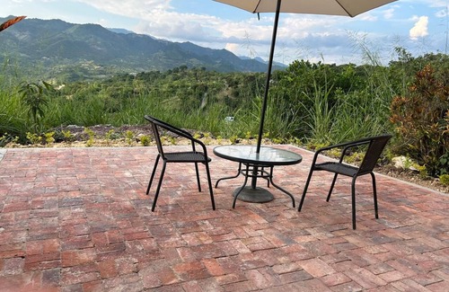 La Mesa Cabaña | Encanto natural Cabaña Villa Maria Rustica y Acogedora.