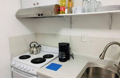 San Leandro Casa | Natural Light 1 Bedroom In-Law Unit w/Washer/Dryer